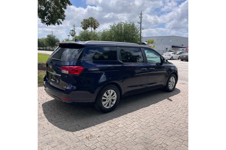 $14000 : Kia Sedona 2019 image 3