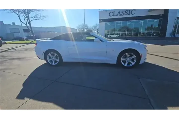 $23987 : Chevrolet Camaro 2023 LT 2dr image 9