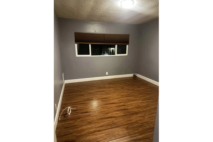 $1000 : Rento Cuarto image 2