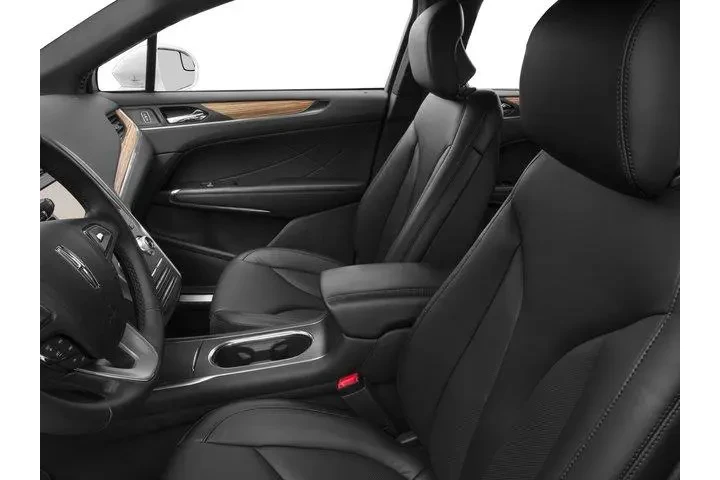 $11490 : Lincoln MKC 2017 Premiere 4d image 9