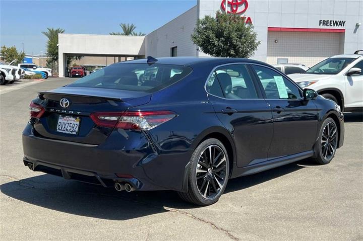 $23100 : Camry XSE image 5