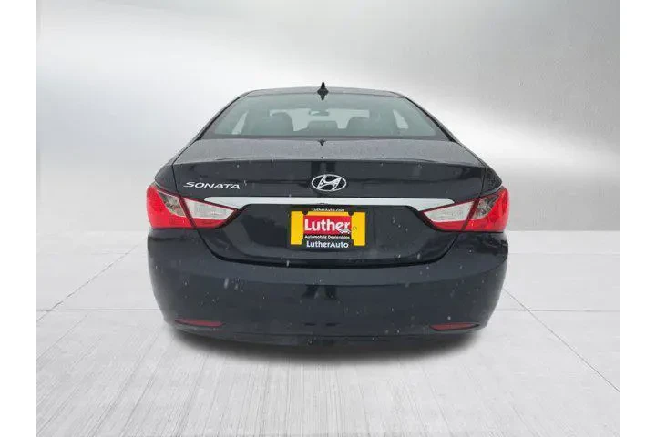 $8000 : Hyundai SONATA 2011 GLS 4dr image 4