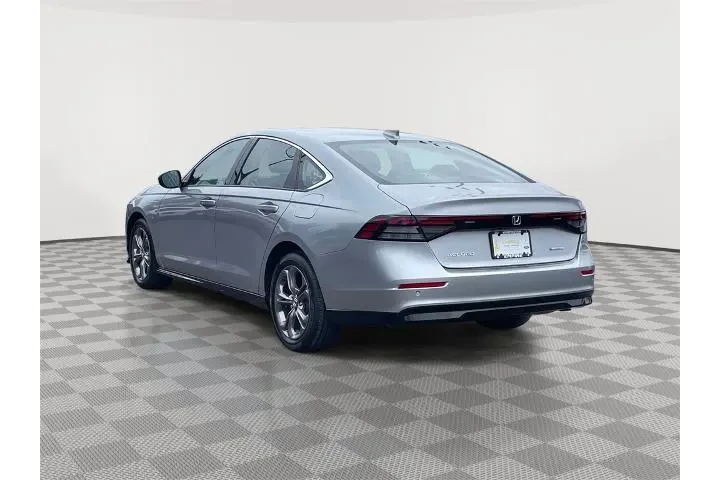 $27479 : Honda Accord Hybrid 2023 EX- image 5