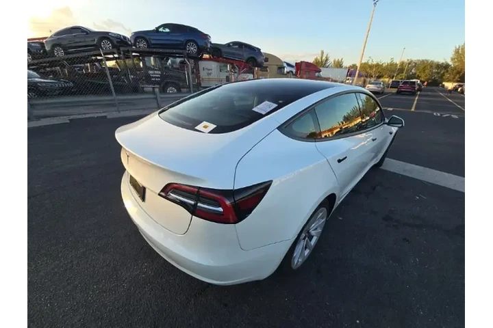 $23490 : Tesla Model 3 2023 4dr Sedan image 4