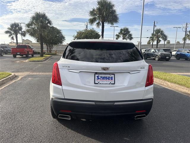 $23595 : 2019 XT5 Base image 5