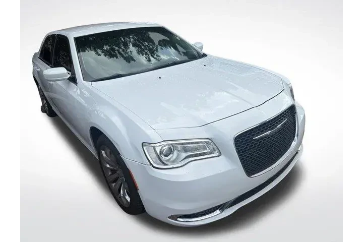 $13363 : Chrysler 300 2016 Limited 4d image 4