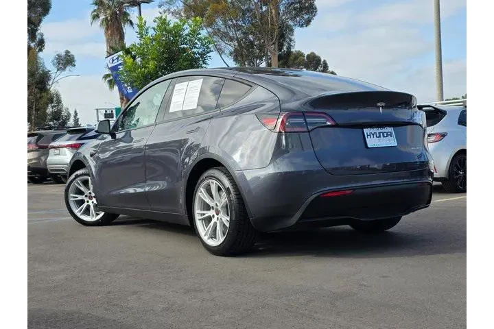 $27995 : Tesla Model Y 2021 AWD Long image 7