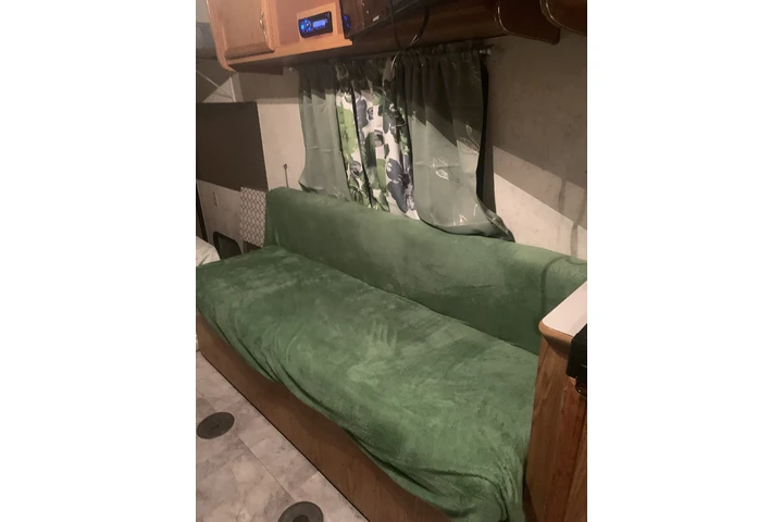 $1300 : Traila en renta image 3