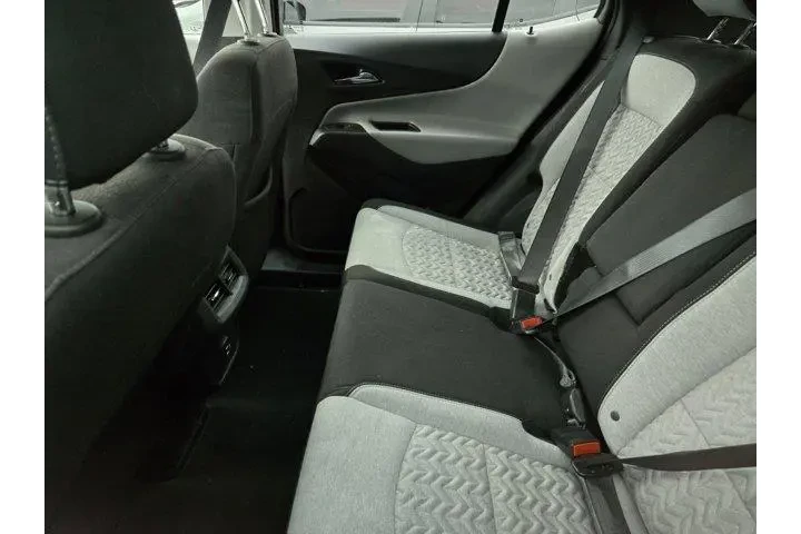 $19892 : Chevrolet Equinox 2023 LS 4d image 4