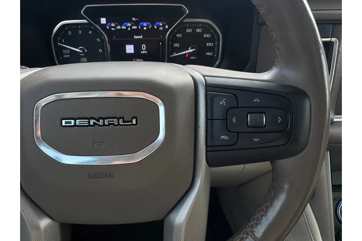 2021 GMC Yukon Denali 2WD image 10
