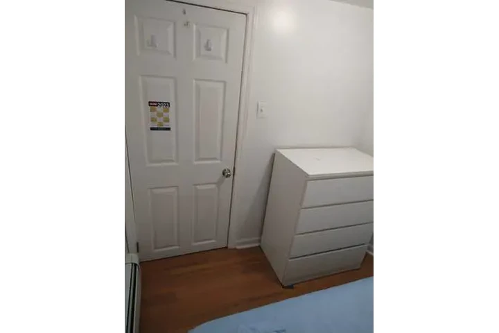 $650 : CUARTO AMOBLADO EN FLUSHING image 1