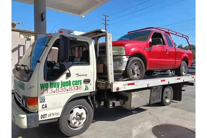 Hasta $1000 por su carro viejo image 5