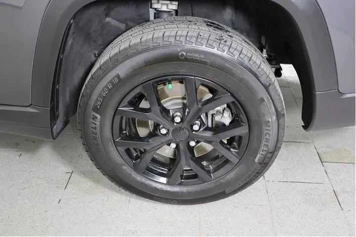 $28750 : Jeep Grand Cherokee L 2024 4 image 10