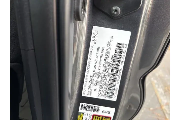 $28325 : Toyota Tacoma 2023 4x2 SR5 4 image 9