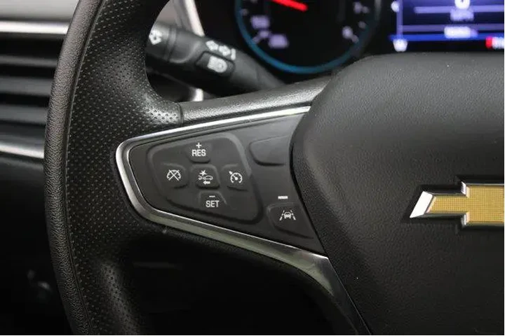 $19818 : Chevrolet Equinox 2023 4x4 L image 9