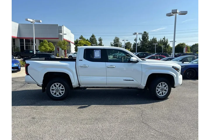 $32250 : Toyota Tacoma 2024 4x2 SR5 4 image 3