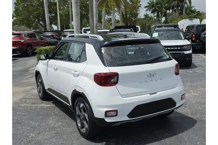 $19990 : Hyundai VENUE 2025 Limited 4 image 4