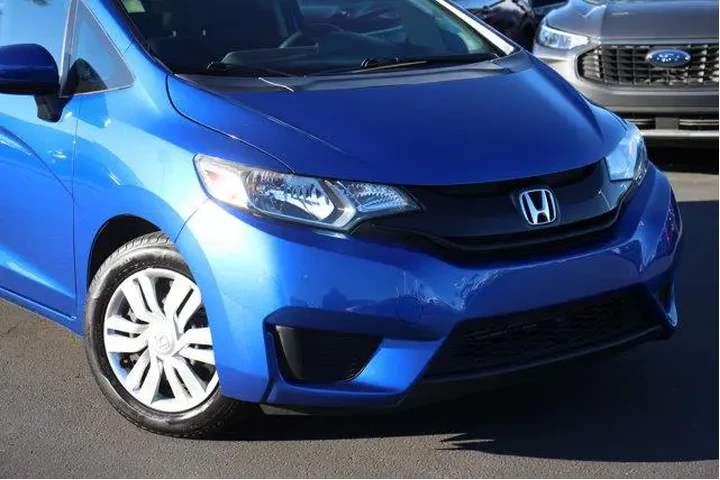 $15695 : Honda Fit 2017 LX 4dr Hatchb image 2