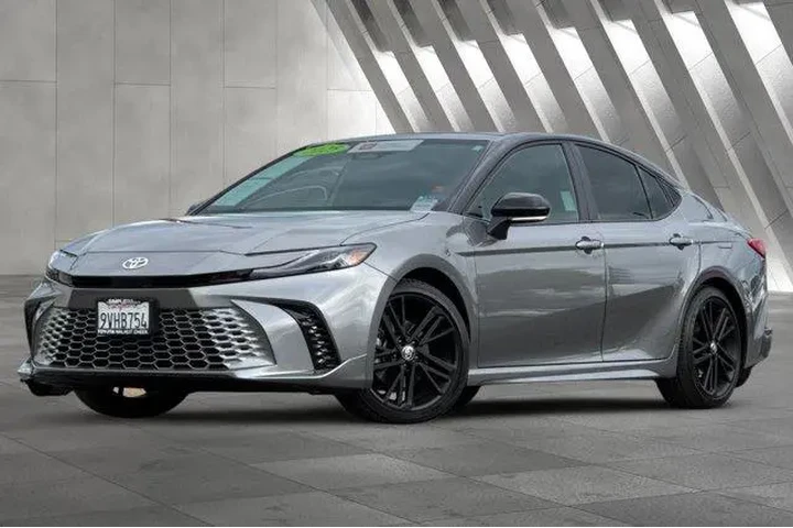 $36900 : Toyota Camry 2025 XSE 4dr Se image 2