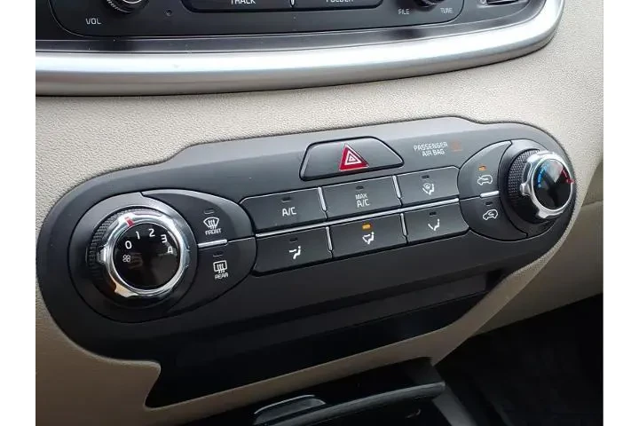 $9987 : Kia Sorento 2017 AWD LX V6 4 image 7