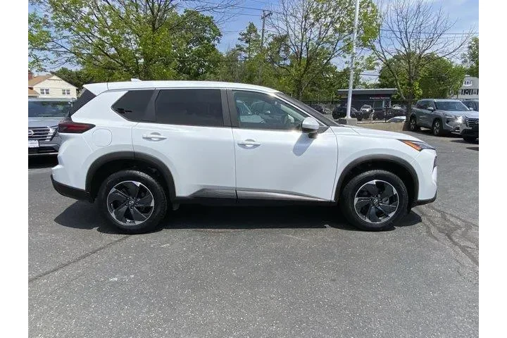 $18487 : Nissan Rogue 2025 AWD SV 4dr image 4