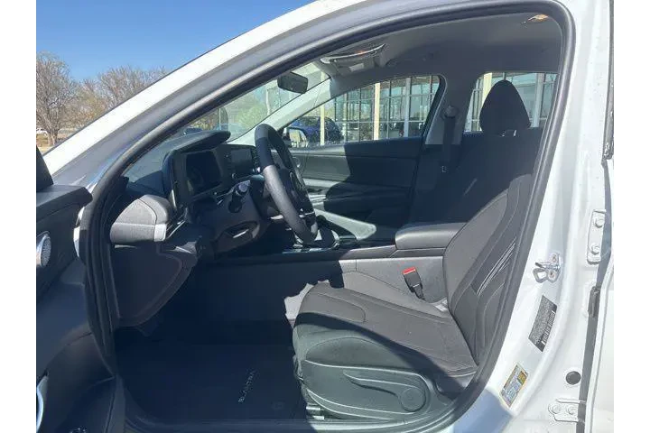 $23998 : Hyundai ELANTRA Hybrid 2025 image 3