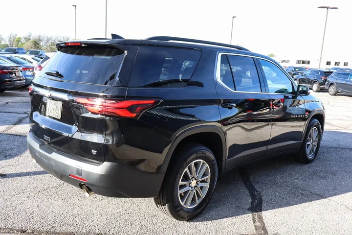 $28787 : 2023 Traverse FWD 4dr LT Clot image 4