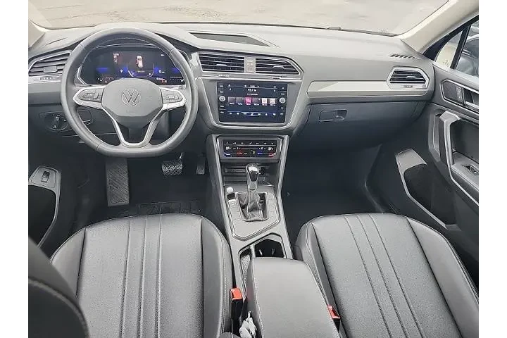 $20998 : Volkswagen Tiguan 2024 SE 4d image 5