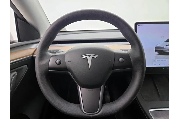 $30998 : Tesla Model Y 2023 AWD Long image 10