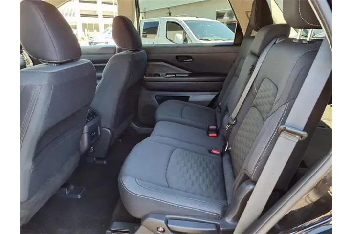 $28703 : Nissan Pathfinder 2024 AWD S image 9