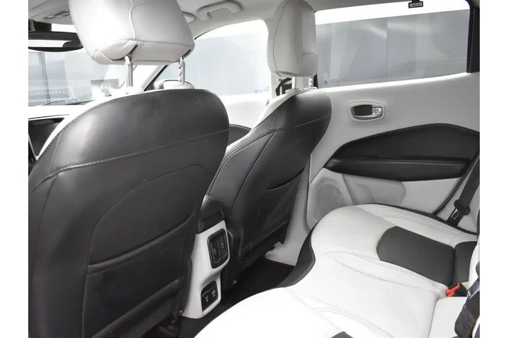 $13350 : Jeep Compass 2019 4x4 Limite image 9