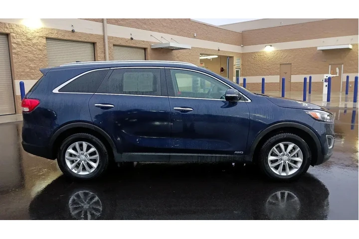 $16998 : Kia Sorento 2018 AWD LX 4dr image 4