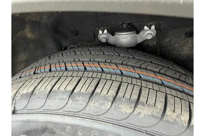 $30900 : Ford Explorer 2023 AWD XLT 4 image 10