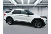 $33494 : Ford Explorer 2023 AWD XLT 4 thumbnail