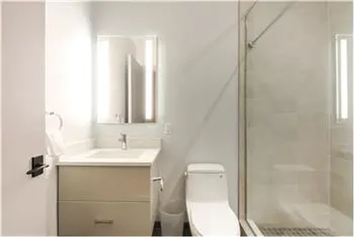 $5300 : Rental property with 5 bedro image 2