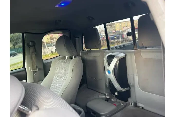 $15995 : 2010 Tacoma V6 image 8