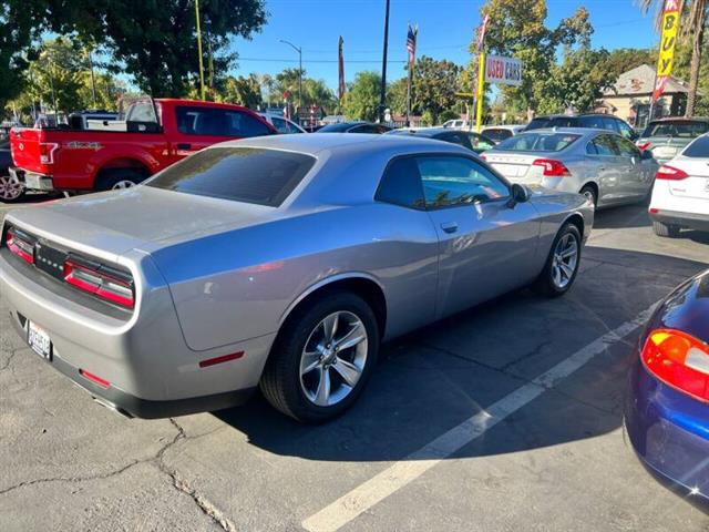 $17590 : 2016 Challenger SXT image 4