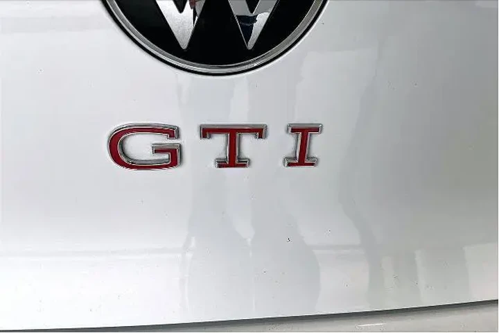 $30991 : Volkswagen Golf GTI 2024 SE image 9