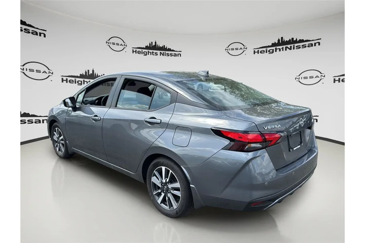 $18990 : Nissan Versa 2025 SV 4dr Sed image 3