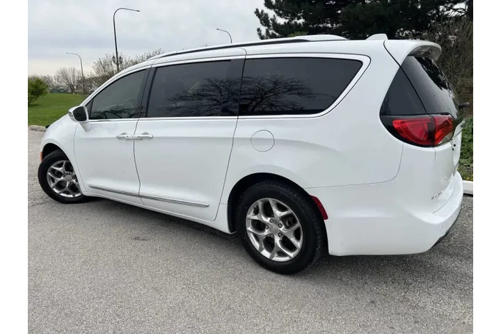 $14997 : 2019 Pacifica Limited image 5