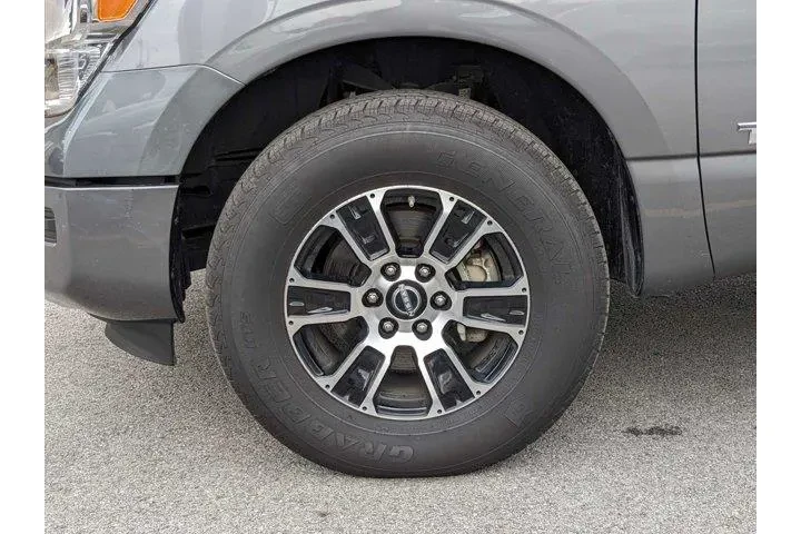 $32998 : Nissan Titan 2023 4x4 S 4dr image 10