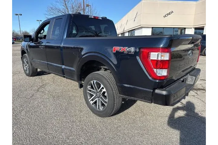 $31571 : Ford F-150 2023 4x4 XL 4dr S image 9