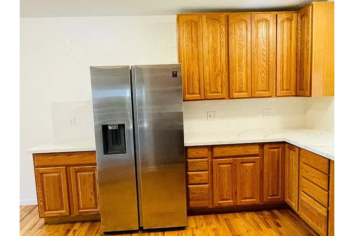 $1300 : SPACIOUS SINGLE STORY image 7