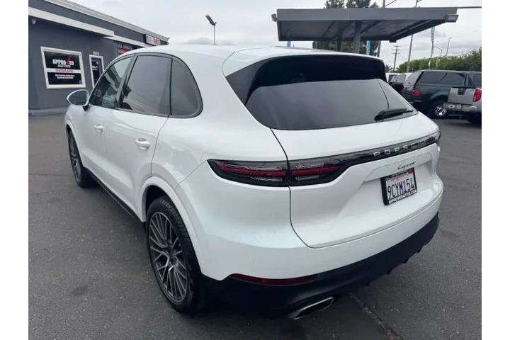$31998 : 2020 Cayenne image 8