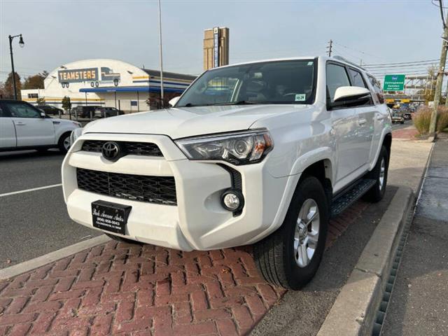 $26995 : 2018 4Runner SR5 image 9