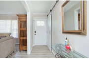 $900 : beautifully updated 2-bedroom thumbnail