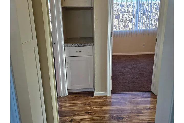 $900 : Freshly painted two bedroom image 5