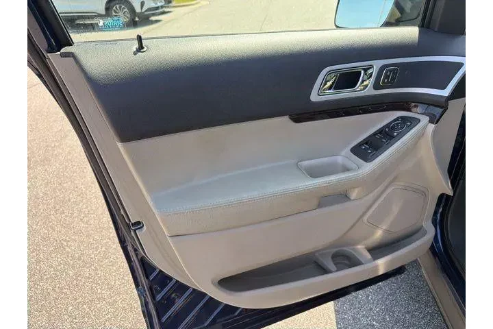 $10371 : Ford Explorer 2011 AWD Limit image 10