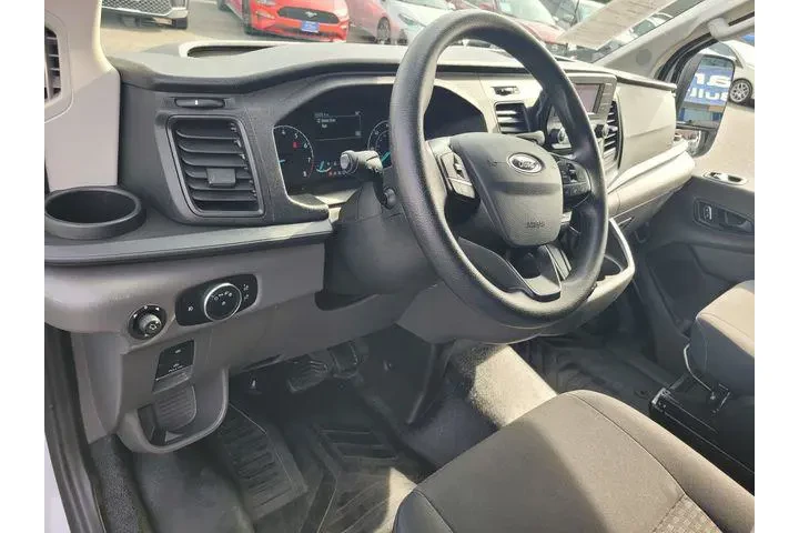 $32444 : Ford Transit 2024 250 3dr LW image 9