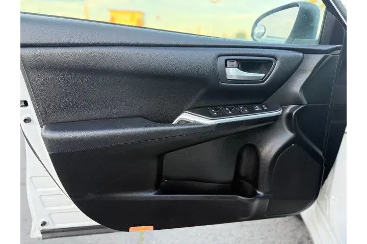 $16495 : Toyota Camry 2017 SE 4dr Sed image 9